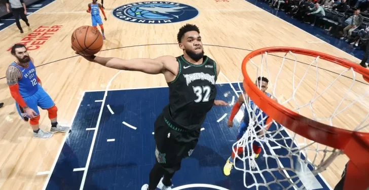 Joel Embiid anota 70 y Karl Towns 62 en una noche ´épica´ en la NBA