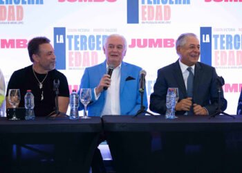 Las leyendas del humor Roberto Salcedo y Cuquín Victoria se unen en la comedia :La Tercera Edad»