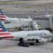 American Airlines aumenta el costo de facturar maletas