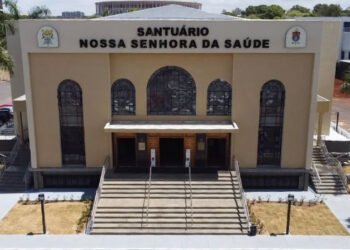 Brasil tiene más templos religiosos que escuelas y centros de salud