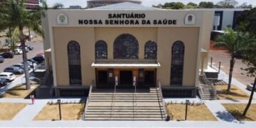 Brasil tiene más templos religiosos que escuelas y centros de salud