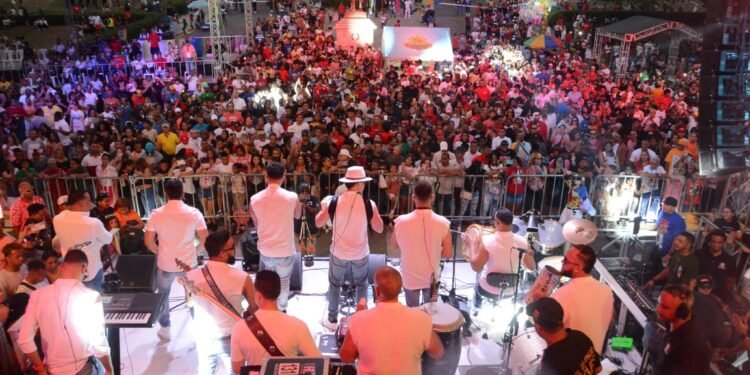 Con apoyo de la alcaldía arranca tradicional Carnaval de Santiago 2024