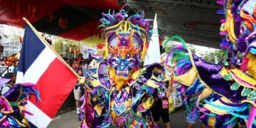 Carnaval Vegano 2024 arranca con gran éxito y colorido en La Vega