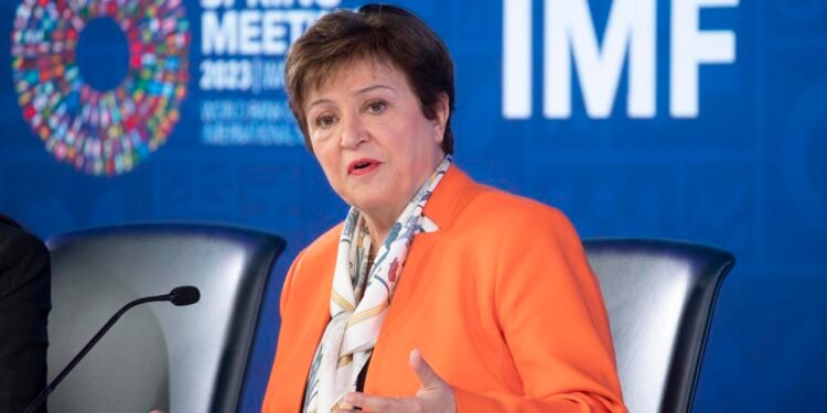 FMI confía en las perspectivas económicas mundiales pese a la incertidumbre