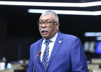 Oposición dice al Gobierno se le acabó el tiempo para cumplir con reformas prometidas