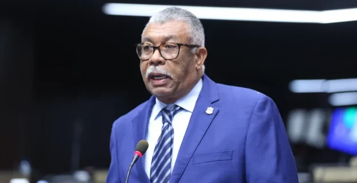 Oposición dice al Gobierno se le acabó el tiempo para cumplir con reformas prometidas