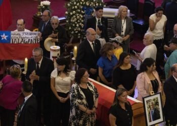 Familia de Piñera agradece masivas muestras de cariño: “Es muy emocionante y merecido”