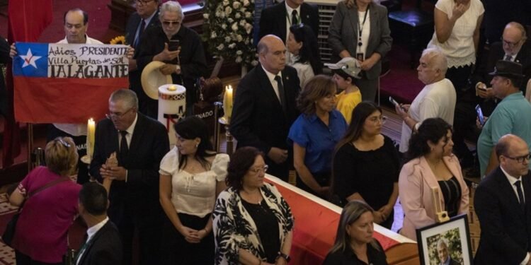 Familia de Piñera agradece masivas muestras de cariño: “Es muy emocionante y merecido”