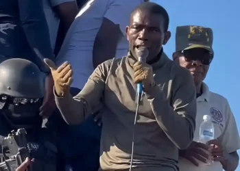 Guy Philippe  llama al pueblo haitiano a lanzarse a las calles este lunes