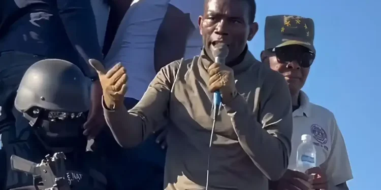 Guy Philippe llama al pueblo haitiano a lanzarse a las calles este lunes