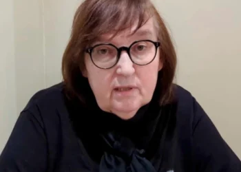 Rusia amenaza madre de Navalni con enterrar cadáver en la cárcel