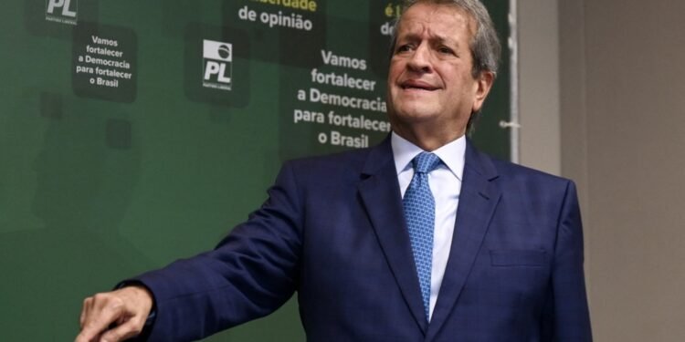 La Policía detiene al presidente del partido de Bolsonaro por porte ilegal de armas