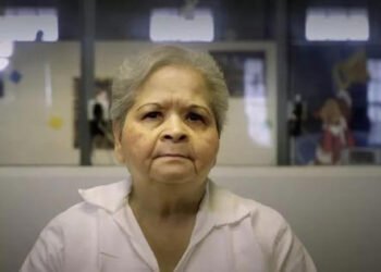 “Quería matarme yo, no a ella”: habla Yolanda Saldívar casi 30 años después del crimen de Selena Quintanilla.