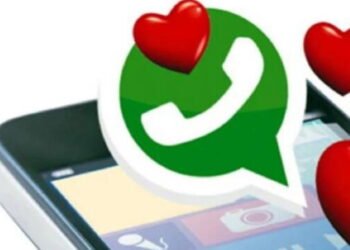 Activa el modo San Valentín en WhatsApp y crea tus propios emojis