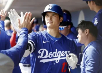 La estrella japonesa de béisbol Shohei Ohtani anuncia que se ha casado