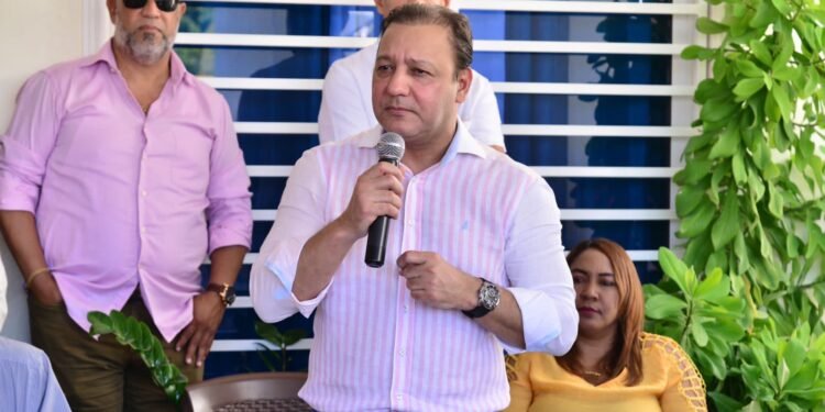 Abel Martínez llama a los jóvenes a no permitir que una «minoría» decida el 19 de mayo