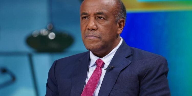 Ministro de Energía afirma Gobierno promoverá “uso masivo” de paneles solares y niega eliminación de subsidios