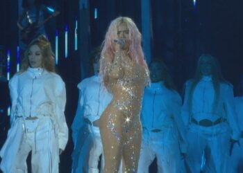 Karol G culmina un fin de semana “bonito” en el Estadio Olímpico