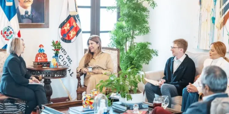 Representantes del Centro Carter visitan Santo Domingo para impulsar proyectos en favor de las mujeres