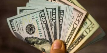 Crónicas relatan cómo los dólares «sucios» de Venezuela llegan a la República Dominicana