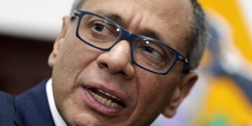 Ecuador le pide a México permiso para ingresar a su embajada en Quito para detener a Glas