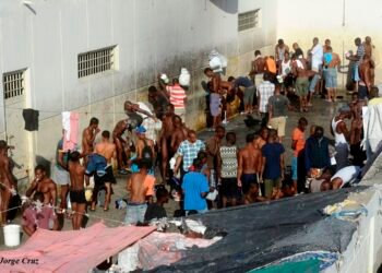 Presos deben pagar entre 500 y 1,500 pesos semanales por el uso de una cama en La Victoria