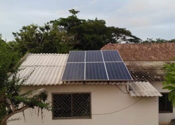 Paneles solares en los hogares: ¿qué tan factible son y cómo aportan a la descarbonización?