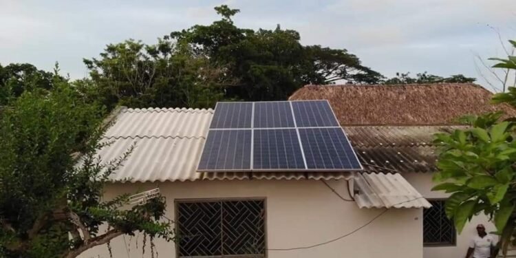 Paneles solares en los hogares: ¿qué tan factible son y cómo aportan a la descarbonización?