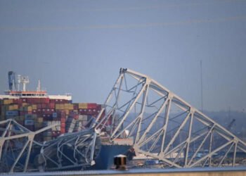 Se derrumba principal puente de Baltimore embestido por un barco