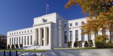 Reserva Federal de EEUU aumenta proyección de crecimiento del PIB a 2,1% en 2024