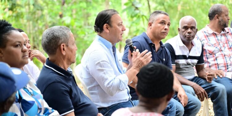 Abel Martínez a productores: «La oportunidad de salvar tu cosecha es el 19 de mayo»