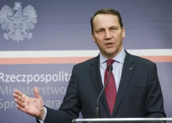 Ministro de Exteriores de Polonia: Presencia de tropas OTAN en Ucrania “no es impensable”