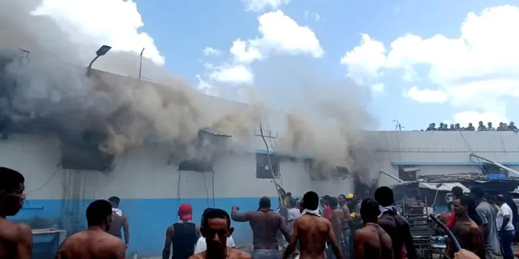 Incendio en cárcel La Victoria agrava la crisis del centro