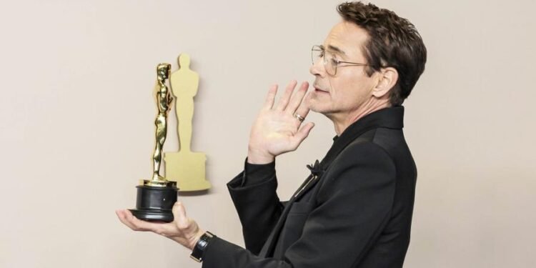 ‘Oppenheimer’ se corona como la mejor película y triunfa en los Óscar con siete premios