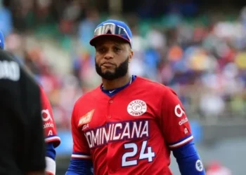 Robinson Canó firma para jugar en la pelota mexicana con los Diablos Rojos