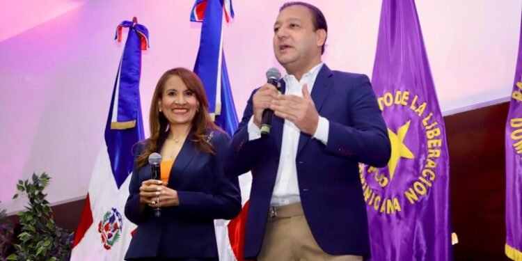 Abel presenta «Ángeles de la Comunidad», «Primer Empleo», «Mipyme Joven» y «Capital Semilla»; anuncia obras para el Cibao
