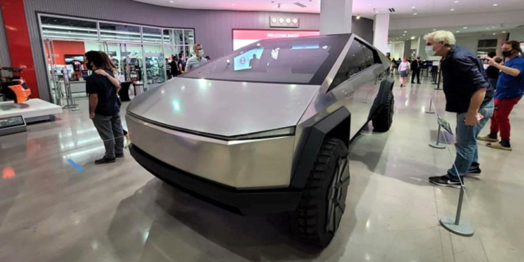 Tesla retira alrededor de 4 mil Cybertrucks del mercado por problema con el acelerador
