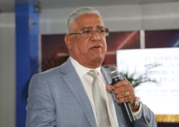 Critican rol del CMD: actúa como sindicato en lugar de entidad académica