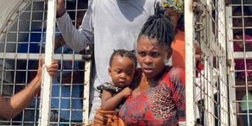 Haitianos sufren trato degradante y abusos a manos de agentes migratorios en RD, dice informe de EEUU