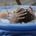 Inmersión en hielo, la novedosa experiencia en El Salvador para mejorar la salud mental