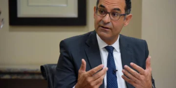 Economista dice durante gestión de Almonte surgen pérdidas en las empresas eléctricas y cae la minería