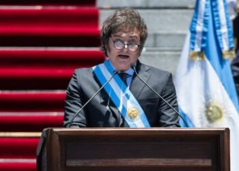 Milei anuncia un primer trimestre de superávit financiero en Argentina desde 2008