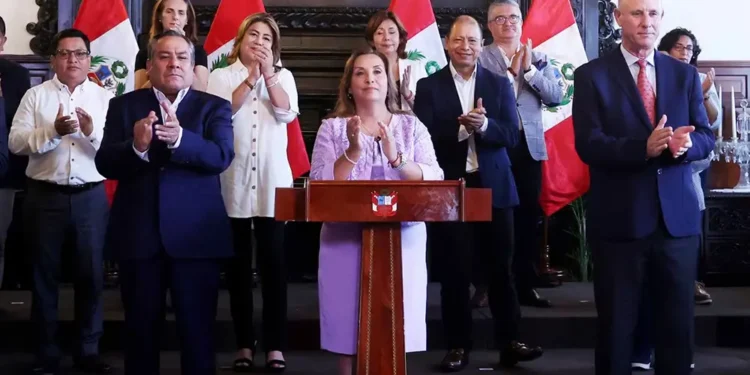 Boluarte pide Fiscalía le tome declaración de forma inmediata