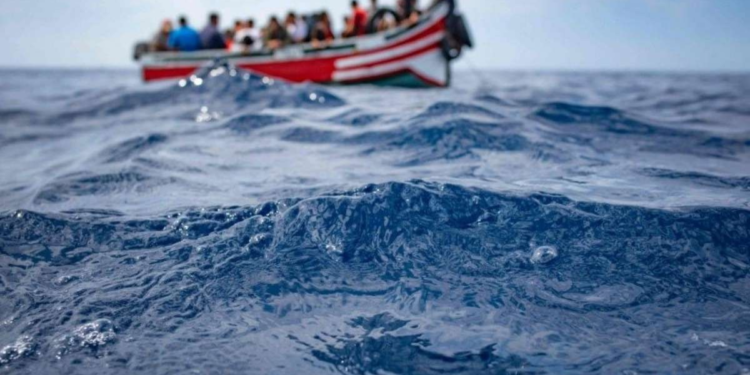 Detienen a 96 dominicanos y 7 haitianos cerca de las aguas de Puerto Rico