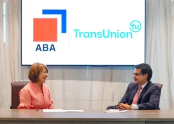 ABA y TransUnion implementarán un score crediticio alternativo para facilitar acceso a viviendas de bajo costo