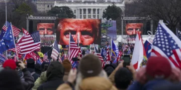 La Corte Suprema cuestiona los cargos de obstrucción presentados contra los alborotadores del 6 de enero y Trump