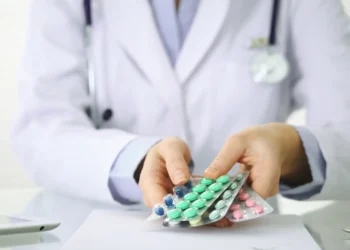 OMS: excesivo uso de antibióticos en pandemia ha exacerbado la resistencia antimicrobiana