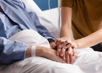 Retención de pacientes por falta de pago, práctica ilegal pero habitual en el país