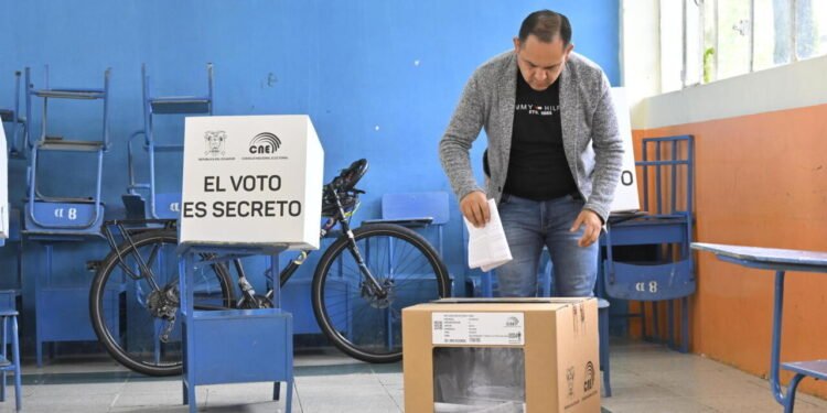¿Qué votaron los ecuatorianos? Los 11 puntos del referendo en Ecuador