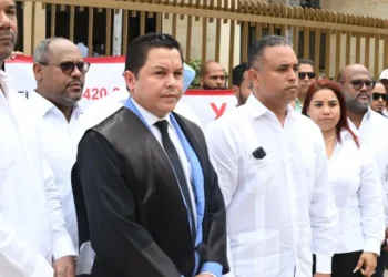 Aplazan audiencia que anularía decreto que prohíbe importar vehículos usados